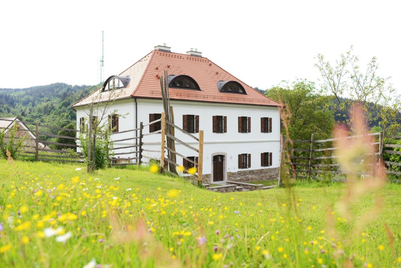 Fara Rejstejn Hotel Exterior photo